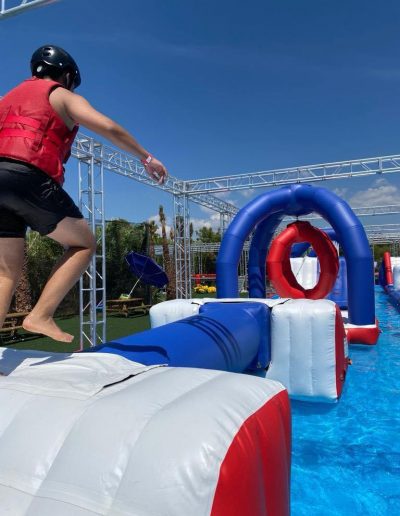 Parcours aquatique Go Ninja à Hyères